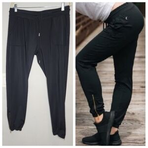 ZYIA Black Peak Zipper Joggers Women's size XL.